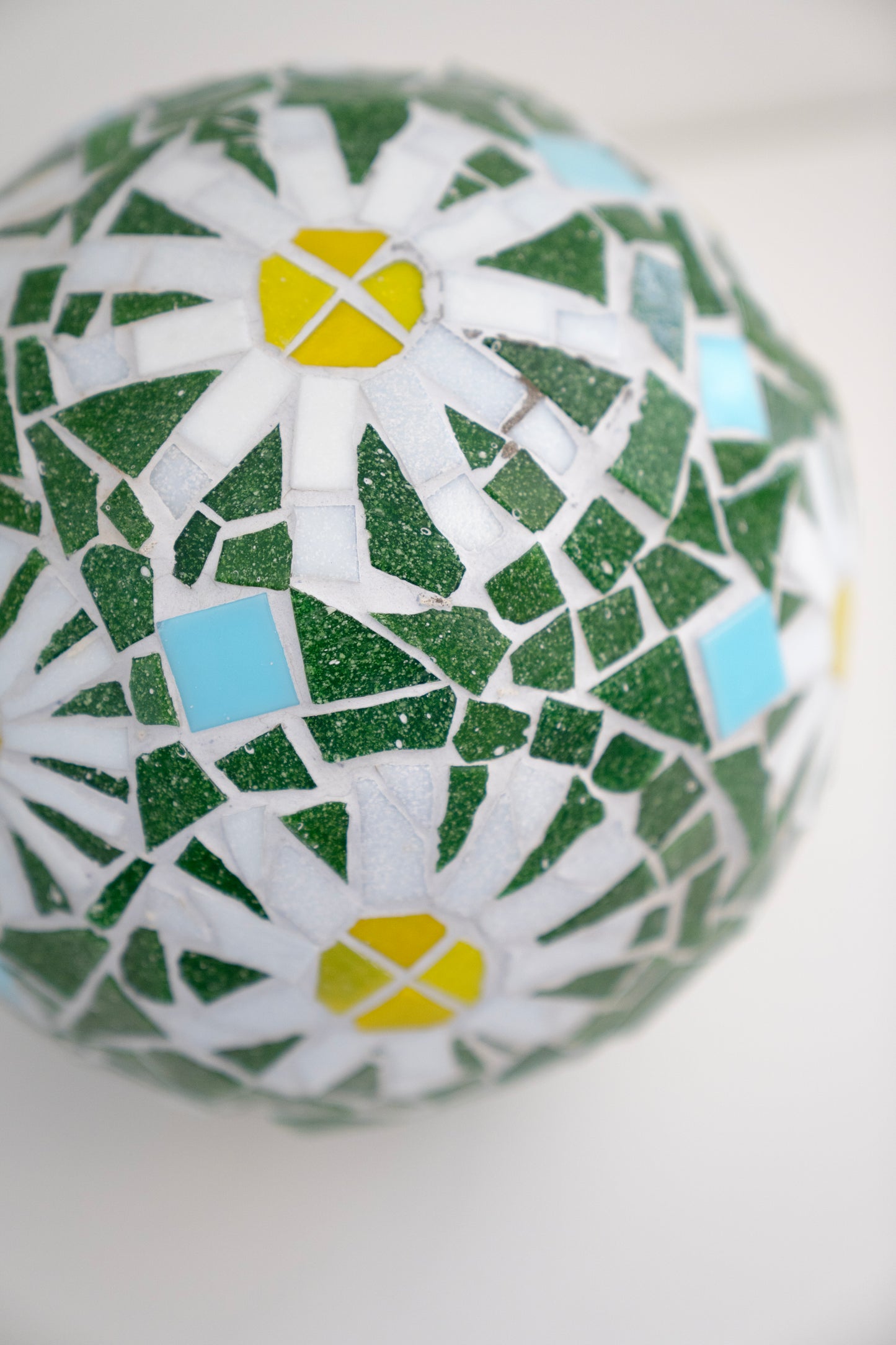 Miscellaneous decorative mosaic spheres