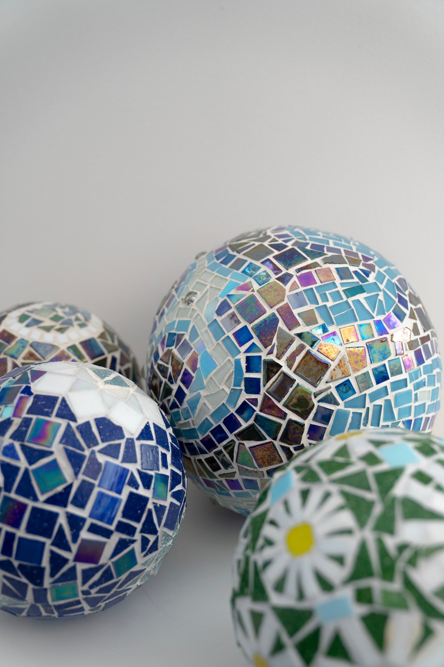 Miscellaneous decorative mosaic spheres